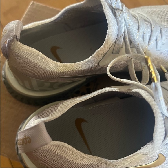 Nike Epic React Women’s 9 - Picture 7 of 10